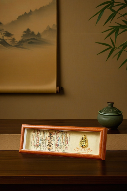 Elegant Chinese Blessing Decor